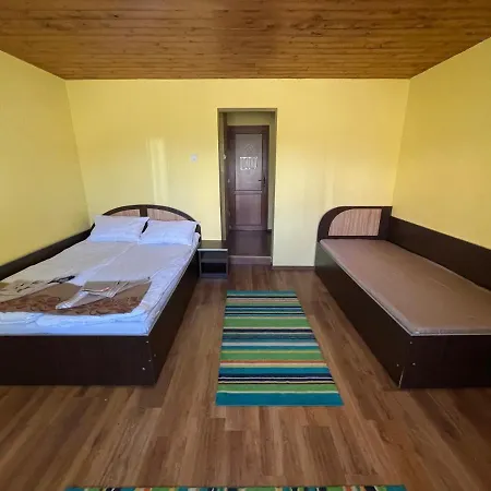 La Razvan Lodge *